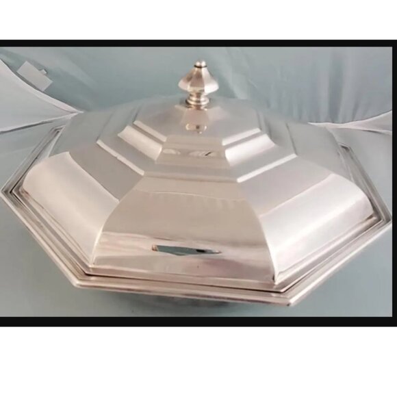 Vintage Canadian Made Silver-Plated Serving Dish & Lid – EP Brass - Picture 4 of 8